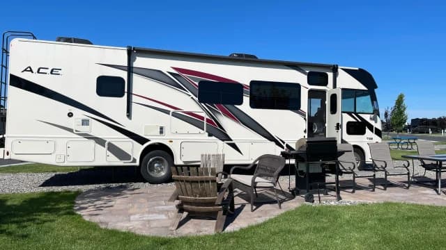 2022 Thor ACE 33.1, a a for rent near Seattle