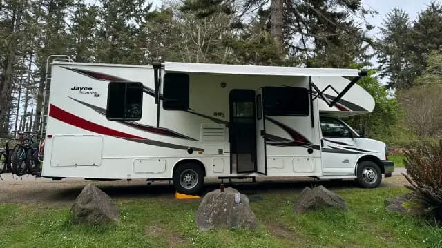 RV Easy, a c for rent near Seattle