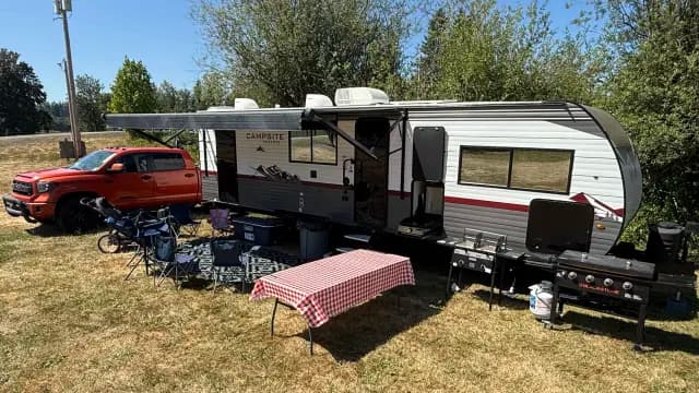 2025 Campsite Reserve 26CJ, sleeps 8-10!, a trailer for rent near Seattle